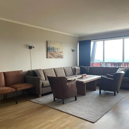 Apartment Toppleilighet Midt I *