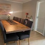 Toppleilighet Midt I